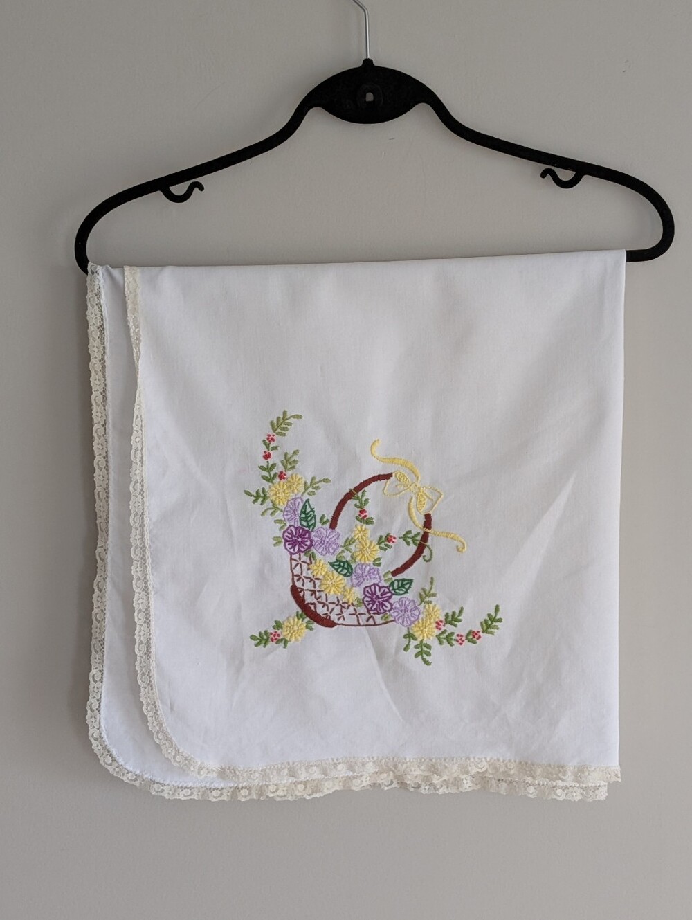 Vintage hand-embroidered floral basket tea tablecloth table topper 32"x32"